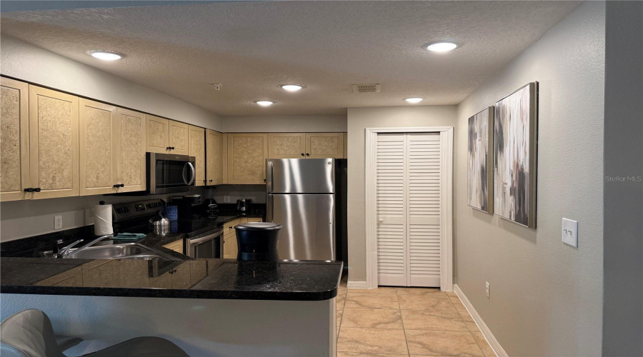 Orlando, Florida 32821, 3 Bedroom Bedrooms, ,3 Bathroombathrooms,Residential,For Sale,Worldquest,0,Mfro6375543