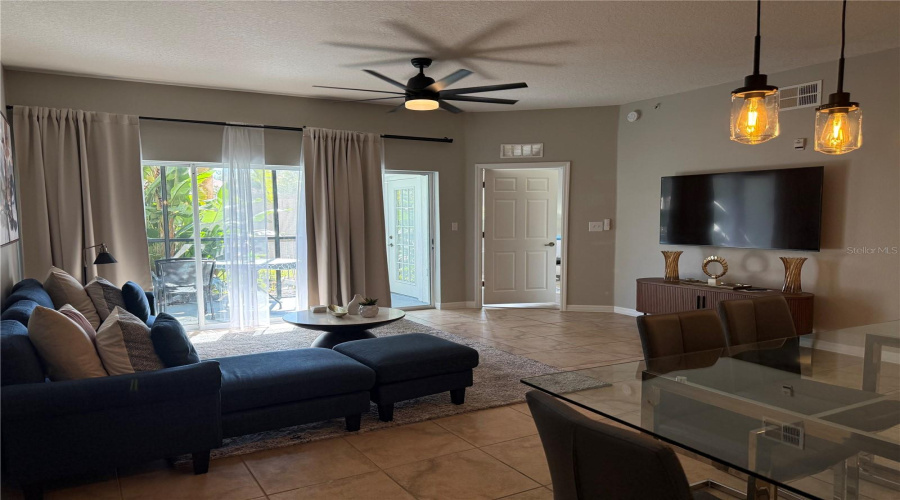 Orlando, Florida 32821, 3 Bedroom Bedrooms, ,3 Bathroombathrooms,Residential,For Sale,Worldquest,0,Mfro6375543