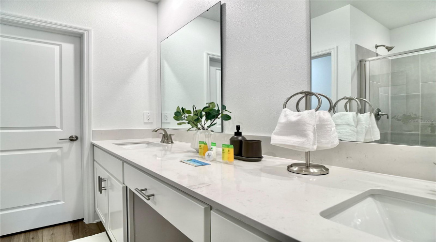 Kissimmee, Florida 34747, 5 Bedroom Bedrooms, ,2 Bathroombathrooms,Residential,For Sale,Marlow,0,Mfrs5159507