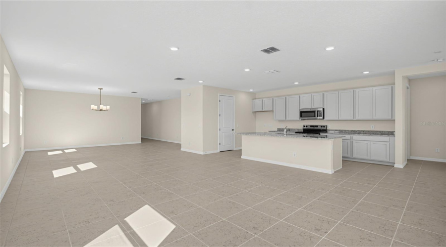 Kissimmee, Florida 34746, 3 Bedroom Bedrooms, ,2 Bathroombathrooms,Residential,For Sale,Broadwing,0,Mfrtb8558786