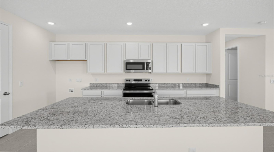 Kissimmee, Florida 34746, 3 Bedroom Bedrooms, ,2 Bathroombathrooms,Residential,For Sale,Broadwing,0,Mfrtb8558786