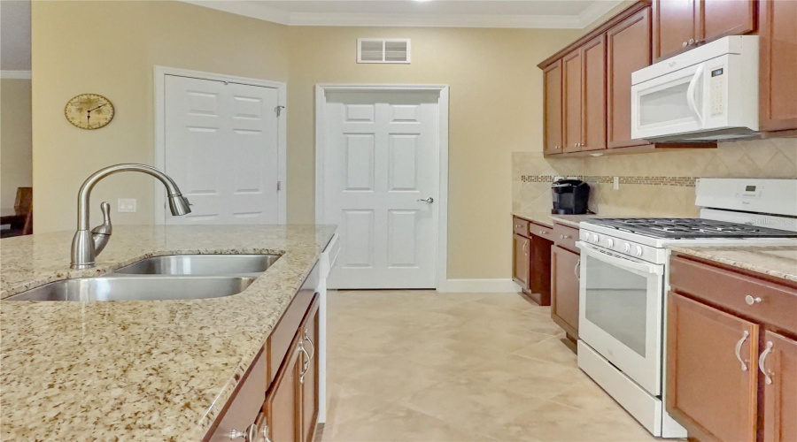 Davenport, Florida 33837, 2 Bedroom Bedrooms, ,2 Bathroombathrooms,Residential,For Sale,Vista Sol,0,Mfrs5159374