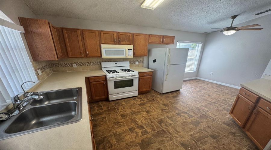 Davenport, Florida 33837, 3 Bedroom Bedrooms, ,2 Bathroombathrooms,Residential,For Sale,Garberia,0,Mfrp4940181