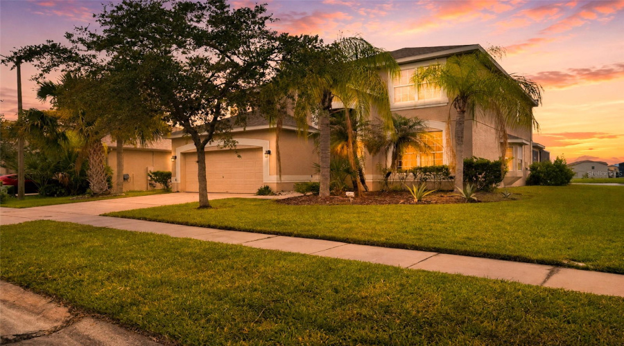 Kissimmee, Florida 34746, 5 Bedroom Bedrooms, ,4 Bathroombathrooms,Residential,For Sale,Boating,0,Mfrtb8529270