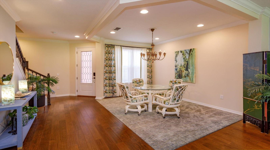 Formal Dining/Foyer