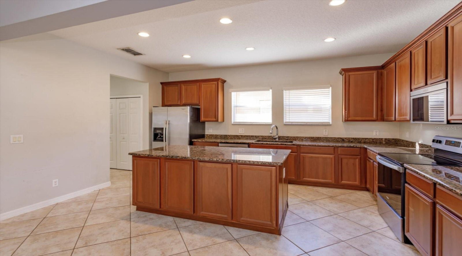 Davenport, Florida 33896, 5 Bedroom Bedrooms, ,3 Bathroombathrooms,Residential,For Sale,Mystic Brook,0,Mfro6450421