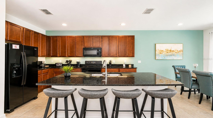 Kissimmee, Florida 34746, 6 Bedroom Bedrooms, ,4 Bathroombathrooms,Residential,For Sale,Ballo,0,Mfro6438047