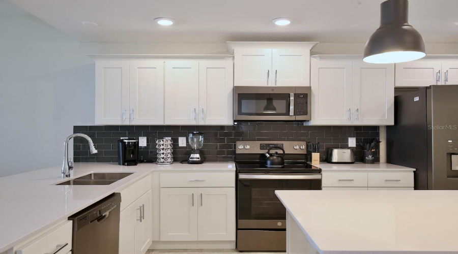 Kissimmee, Florida 34746, 2 Bedroom Bedrooms, ,2 Bathroombathrooms,Residential,For Sale,Paradox,0,Mfro6399517