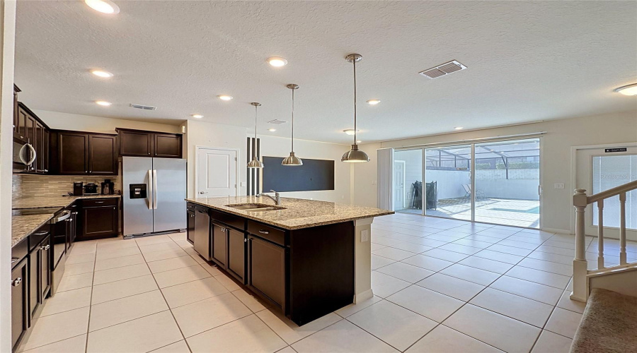 Davenport, Florida 33837, 5 Bedroom Bedrooms, ,4 Bathroombathrooms,Residential,For Sale,Paradise Dr,0,Mfrs5159467