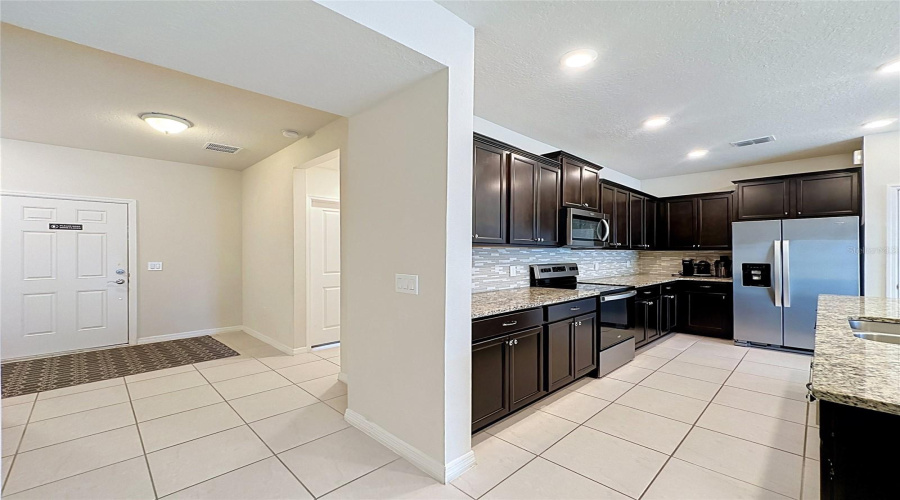Davenport, Florida 33837, 5 Bedroom Bedrooms, ,4 Bathroombathrooms,Residential,For Sale,Paradise Dr,0,Mfrs5159467