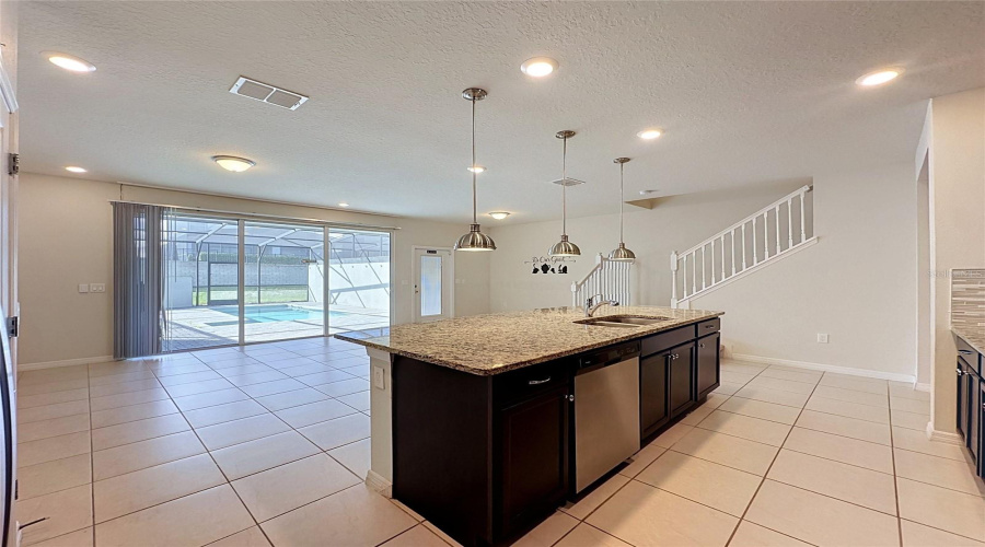 Davenport, Florida 33837, 5 Bedroom Bedrooms, ,4 Bathroombathrooms,Residential,For Sale,Paradise Dr,0,Mfrs5159467