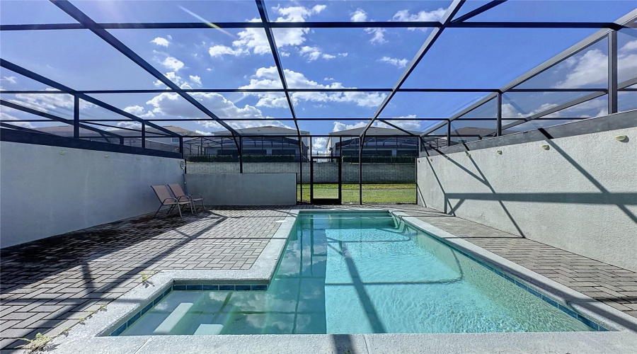 Davenport, Florida 33837, 5 Bedroom Bedrooms, ,4 Bathroombathrooms,Residential,For Sale,Paradise Dr,0,Mfrs5159467