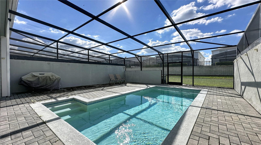 Davenport, Florida 33837, 5 Bedroom Bedrooms, ,4 Bathroombathrooms,Residential,For Sale,Paradise Dr,0,Mfrs5159467