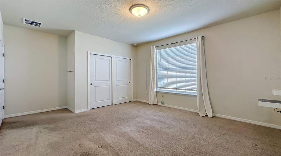 Davenport, Florida 33837, 5 Bedroom Bedrooms, ,4 Bathroombathrooms,Residential,For Sale,Paradise Dr,0,Mfrs5159467