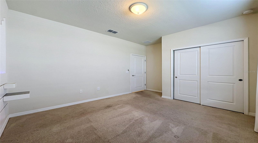 Davenport, Florida 33837, 5 Bedroom Bedrooms, ,4 Bathroombathrooms,Residential,For Sale,Paradise Dr,0,Mfrs5159467