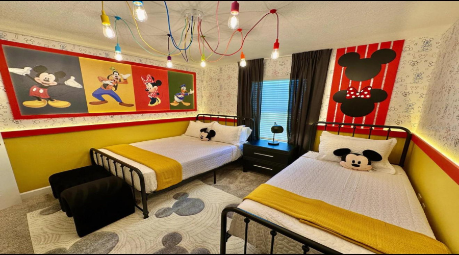Kissimmee, Florida 34746, 5 Bedroom Bedrooms, ,4 Bathroombathrooms,Residential,For Sale,Reading,0,Mfrs5137489