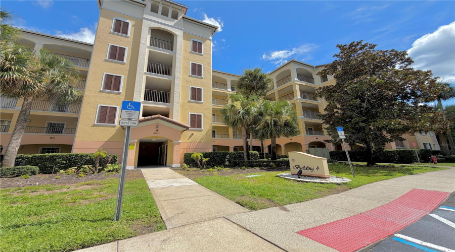 Orlando, Florida 32821, 2 Bedroom Bedrooms, ,2 Bathroombathrooms,Residential,For Sale,Worldquest,0,Mfro6433438