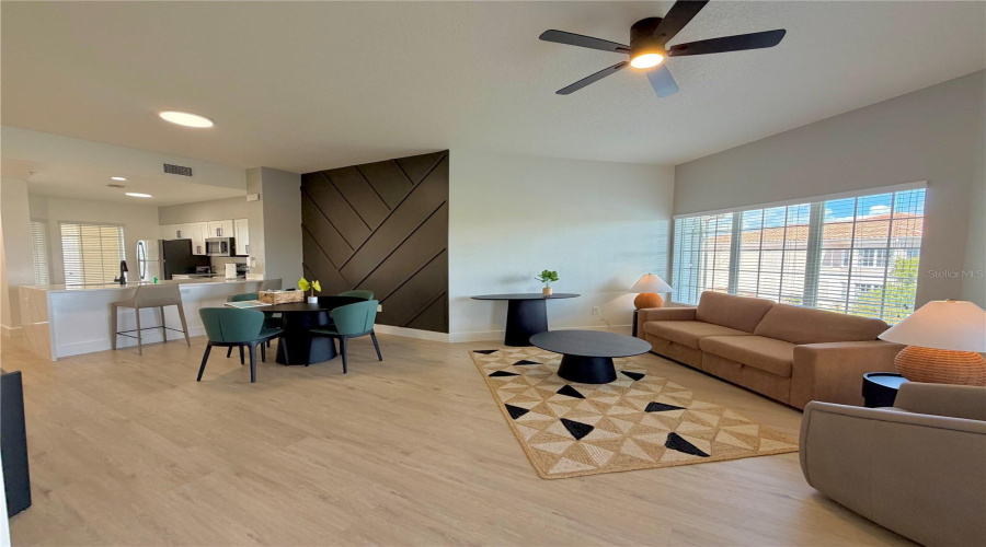 Orlando, Florida 32821, 2 Bedroom Bedrooms, ,2 Bathroombathrooms,Residential,For Sale,Worldquest,0,Mfro6433438