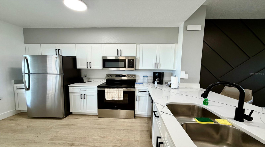 Orlando, Florida 32821, 2 Bedroom Bedrooms, ,2 Bathroombathrooms,Residential,For Sale,Worldquest,0,Mfro6433438