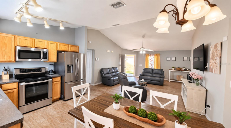 Davenport, Florida 33896, 4 Bedroom Bedrooms, ,3 Bathroombathrooms,Residential,For Sale,Scrub Jay,0,Mfrs5159465