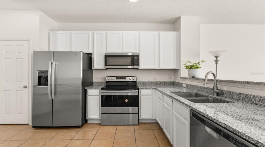 Kissimmee, Florida 34746, 3 Bedroom Bedrooms, ,3 Bathroombathrooms,Residential,For Sale,Paradise Cay,0,Mfrs5157718