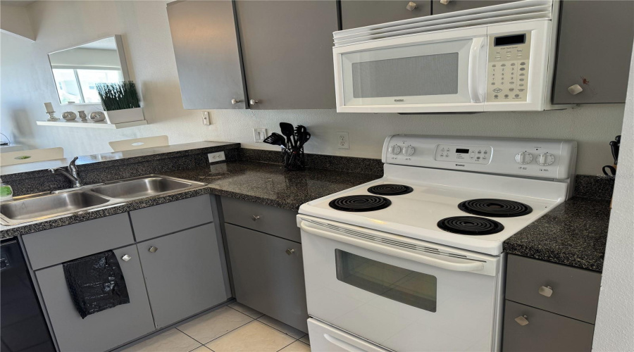 Kissimmee, Florida 34746, 3 Bedroom Bedrooms, ,2 Bathroombathrooms,Residential,For Sale,Beach,0,Mfrs5143781
