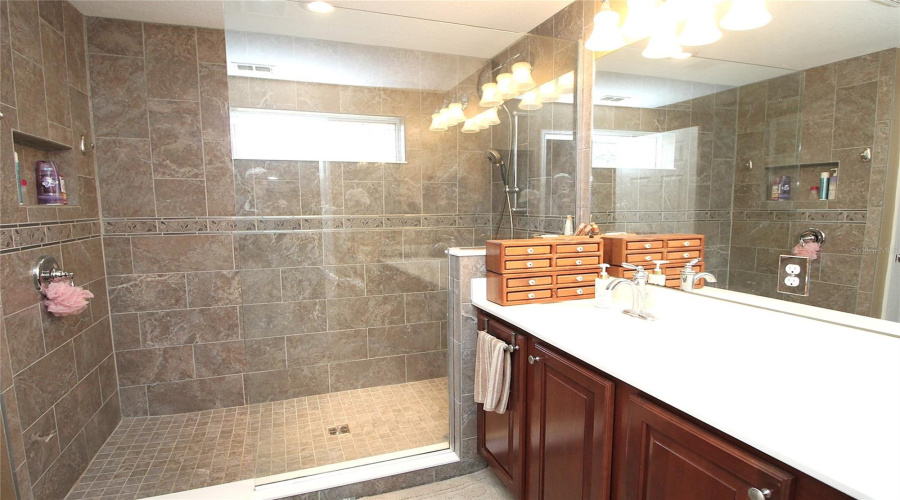 Davenport, Florida 33837, 3 Bedroom Bedrooms, ,2 Bathroombathrooms,Residential,For Sale,Lago,0,Mfrg5119215