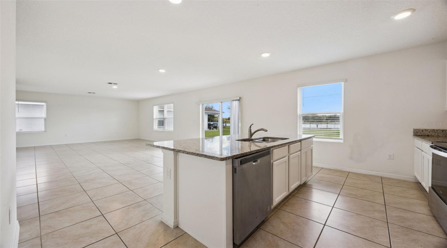 Davenport, Florida 33837, 4 Bedroom Bedrooms, ,2 Bathroombathrooms,Residential,For Sale,Fox,0,Mfro6446999