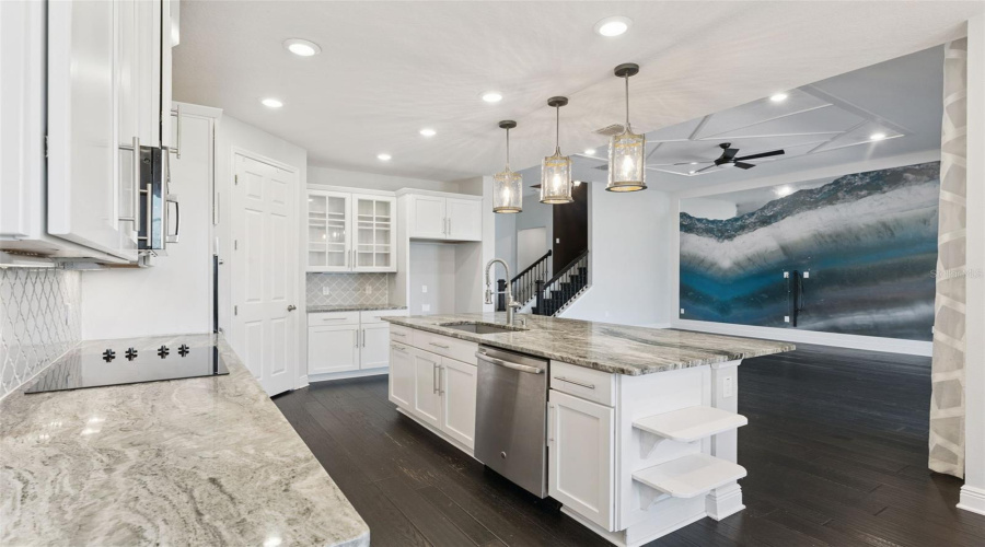 Kissimmee, Florida 34746, 5 Bedroom Bedrooms, ,4 Bathroombathrooms,Residential,For Sale,Gateway,0,Mfro6429063