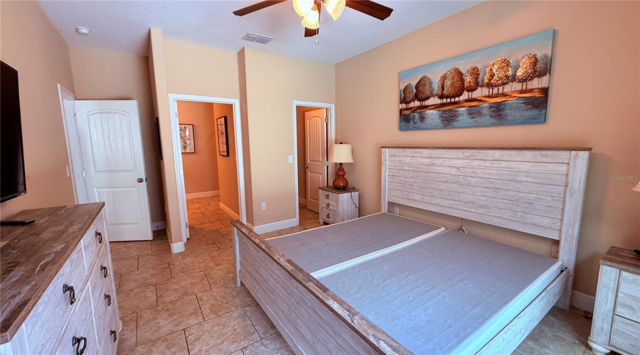 Davenport, Florida 33837, 6 Bedroom Bedrooms, ,4 Bathroombathrooms,Residential,For Sale,Oakbourne,0,Mfrs5159789