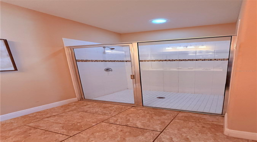 Davenport, Florida 33837, 6 Bedroom Bedrooms, ,4 Bathroombathrooms,Residential,For Sale,Oakbourne,0,Mfrs5159789