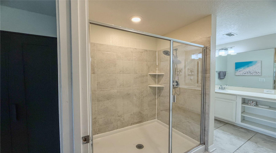 Kissimmee, Florida 34746, 2 Bedroom Bedrooms, ,2 Bathroombathrooms,Residential,For Sale,Clock Tower,0,Mfro6450802