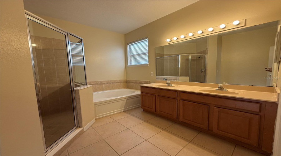 Kissimmee, Florida 34746, 4 Bedroom Bedrooms, ,3 Bathroombathrooms,Residential,For Sale,Marshfield Preserve,0,Mfro6381743