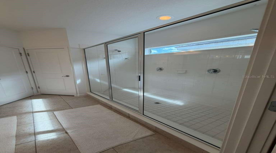 Kissimmee, Florida 34746, 6 Bedroom Bedrooms, ,6 Bathroombathrooms,Residential,For Sale,Monado,0,Mfro6398119