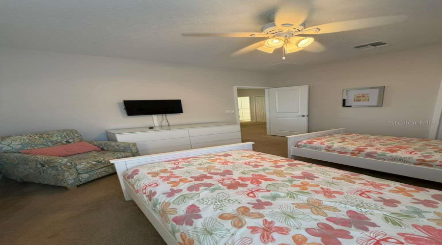 Kissimmee, Florida 34746, 6 Bedroom Bedrooms, ,6 Bathroombathrooms,Residential,For Sale,Monado,0,Mfro6398119