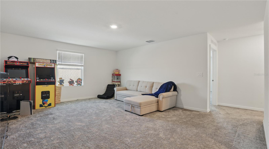 Kissimmee, Florida 34746, 5 Bedroom Bedrooms, ,2 Bathroombathrooms,Residential,For Sale,Pebbles Throw,0,Mfro6443461