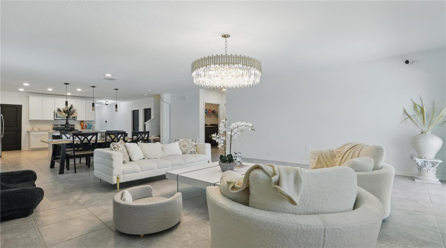 Kissimmee, Florida 34746, 5 Bedroom Bedrooms, ,2 Bathroombathrooms,Residential,For Sale,Pebbles Throw,0,Mfro6443461