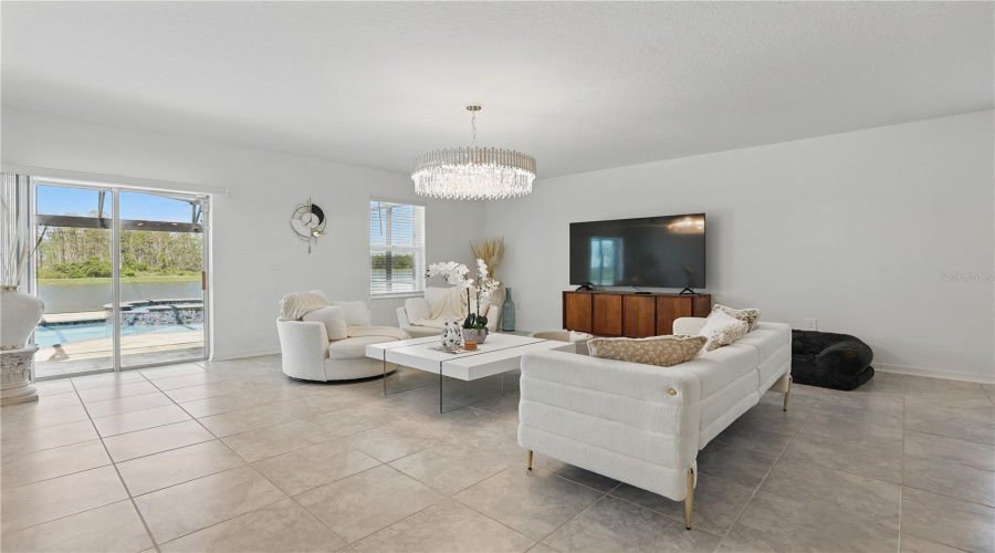 Kissimmee, Florida 34746, 5 Bedroom Bedrooms, ,2 Bathroombathrooms,Residential,For Sale,Pebbles Throw,0,Mfro6443461