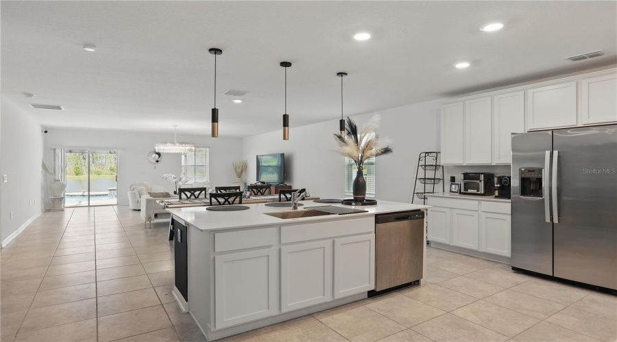 Kissimmee, Florida 34746, 5 Bedroom Bedrooms, ,2 Bathroombathrooms,Residential,For Sale,Pebbles Throw,0,Mfro6443461