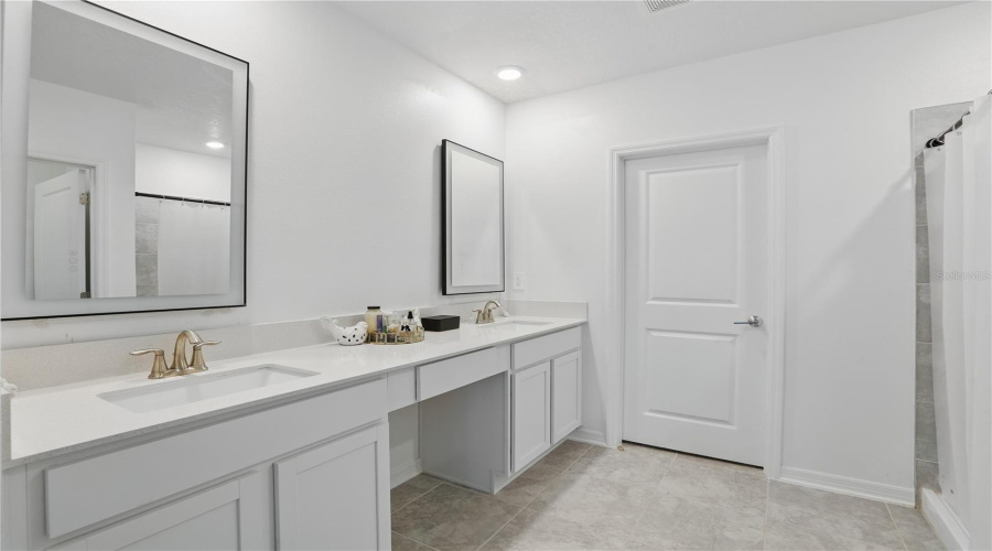 Kissimmee, Florida 34746, 5 Bedroom Bedrooms, ,2 Bathroombathrooms,Residential,For Sale,Pebbles Throw,0,Mfro6443461