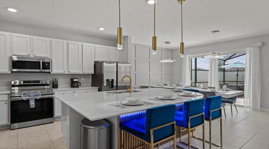 Kissimmee, Florida 34746, 8 Bedroom Bedrooms, ,5 Bathroombathrooms,Residential,For Sale,Monado,0,Mfro6432558