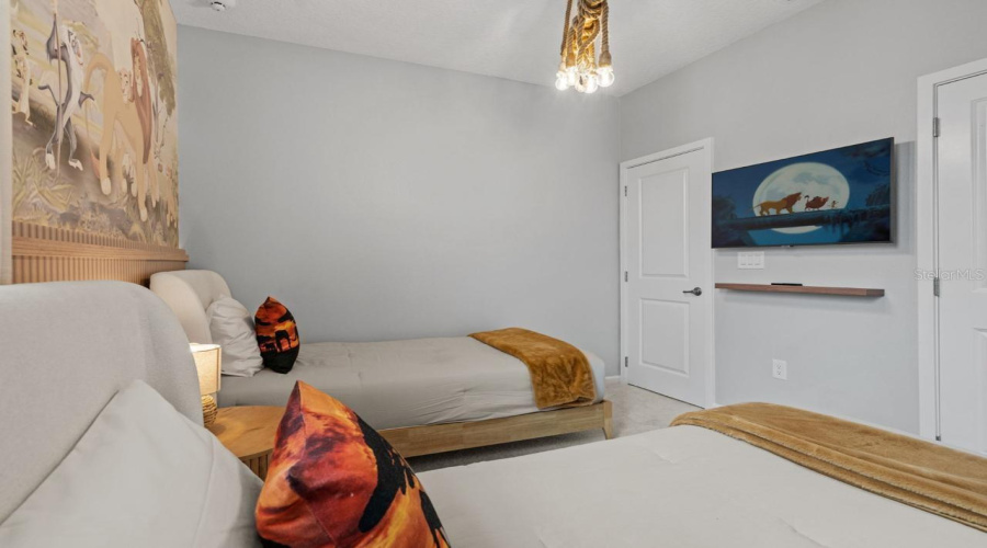 Kissimmee, Florida 34746, 8 Bedroom Bedrooms, ,5 Bathroombathrooms,Residential,For Sale,Monado,0,Mfro6432558