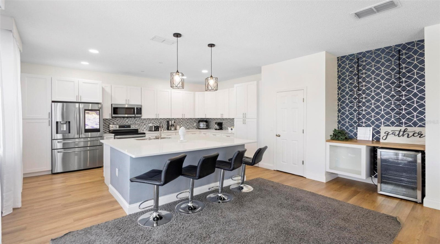 Kissimmee, Florida 34746, 6 Bedroom Bedrooms, ,3 Bathroombathrooms,Residential,For Sale,Philadelphia,0,Mfro6190343