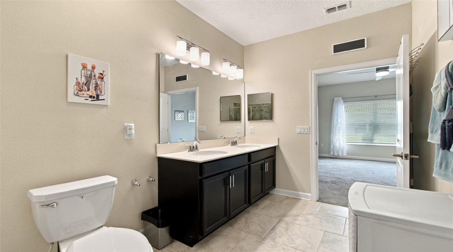 Davenport, Florida 33896, 2 Bedroom Bedrooms, ,2 Bathroombathrooms,Residential,For Sale,Quaker Ridge,0,Mfra4709328