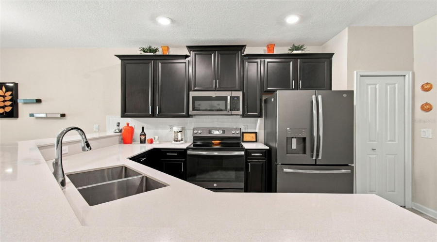 Davenport, Florida 33896, 2 Bedroom Bedrooms, ,2 Bathroombathrooms,Residential,For Sale,Quaker Ridge,0,Mfra4709328