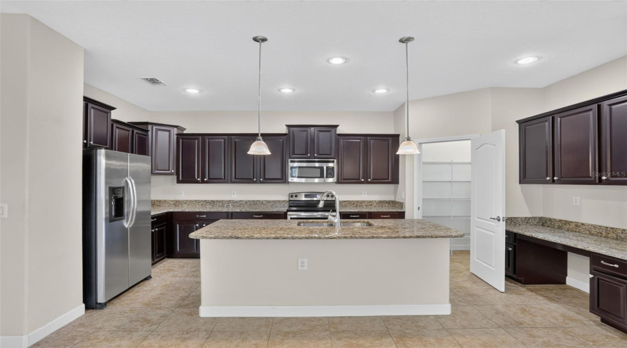 Davenport, Florida 33896, 3 Bedroom Bedrooms, ,3 Bathroombathrooms,Residential,For Sale,Dolphin Head,0,Mfrs5159772