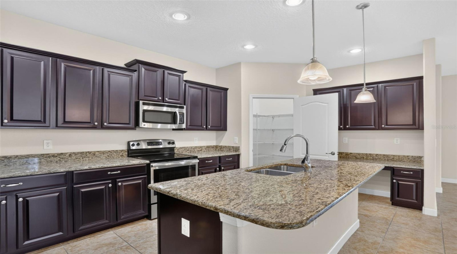 Davenport, Florida 33896, 3 Bedroom Bedrooms, ,3 Bathroombathrooms,Residential,For Sale,Dolphin Head,0,Mfrs5159772