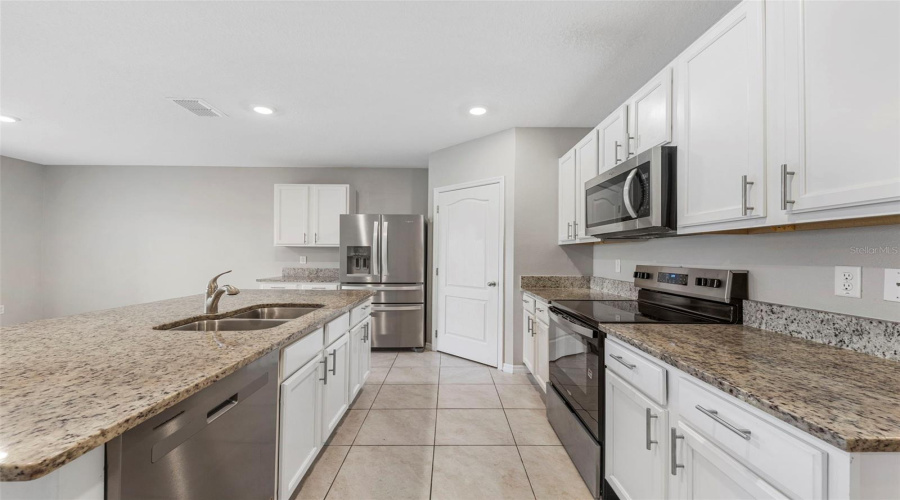 Davenport, Florida 33837, 4 Bedroom Bedrooms, ,2 Bathroombathrooms,Residential,For Sale,Red Hill,0,Mfro6450770