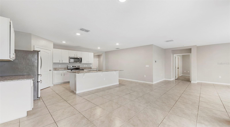 Davenport, Florida 33837, 4 Bedroom Bedrooms, ,2 Bathroombathrooms,Residential,For Sale,Red Hill,0,Mfro6450770