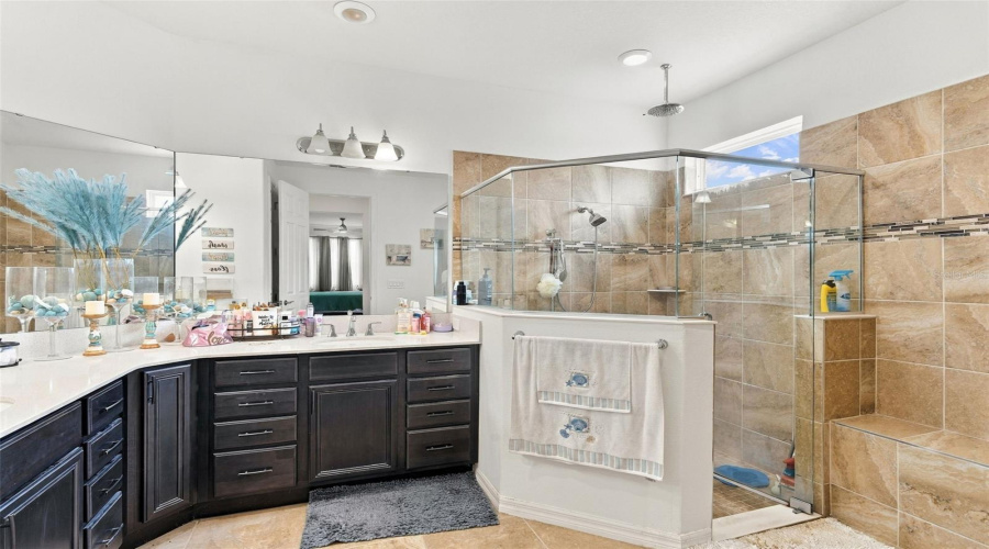 Kissimmee, Florida 34746, 4 Bedroom Bedrooms, ,3 Bathroombathrooms,Residential,For Sale,Silver Fin,0,Mfrv4951512